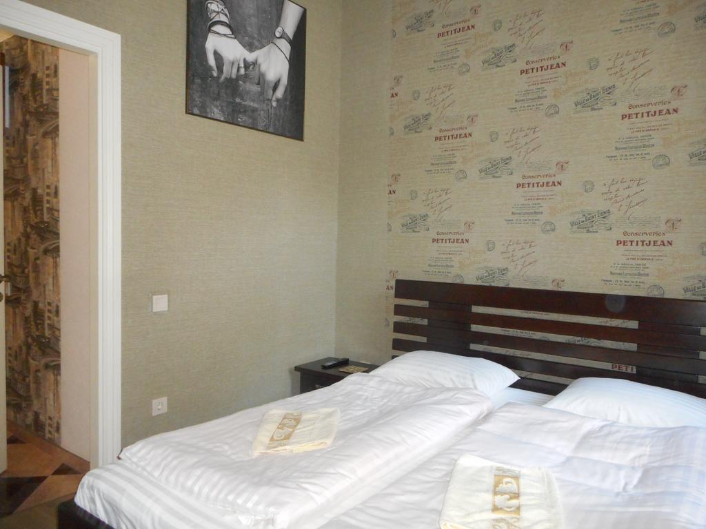 Hostel Q ,15 Хв До Жд Вокзалу Λβιβ Εξωτερικό φωτογραφία